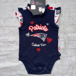 NWT NFL Licensed New England Patriots 6/9M Happy Hearts 2-Piece Bodysuit Set